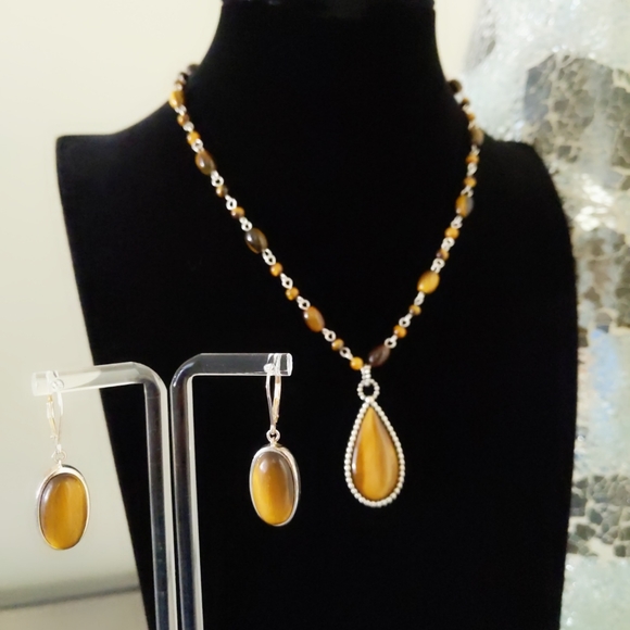 Sterling Cats eye Necklace 16-18 inches and Earrings with stones - Picture 2 of 5